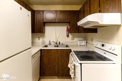 3004 W Northern Lights Blvd-large-003-Ki