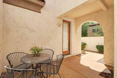 Lakeview- Courtyard