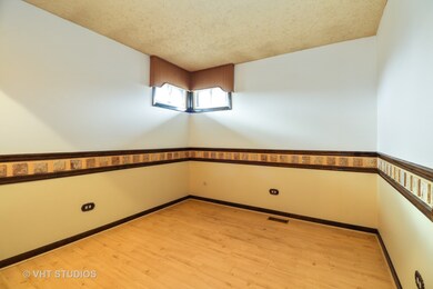 5703 Tennessee Ave, Clarendon Hills, IL 60514 - photo 2