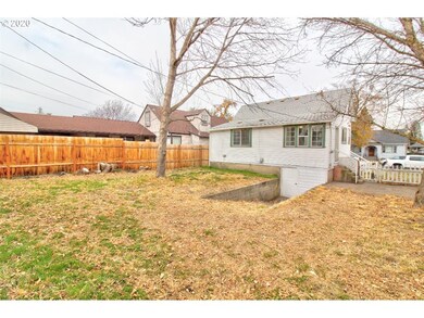 518 W 8th St, the Dalles, OR 97058 - photo 5