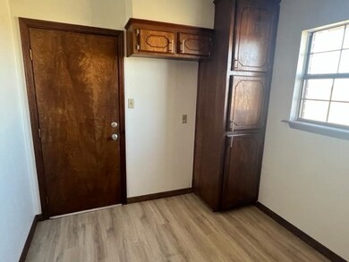 12740 NE Tony Creek Rd, Elgin, OK 73538 - photo 6