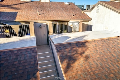 22421 Sherman Way unit 10, West Hills, CA 91307 - photo 2