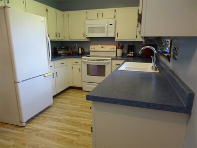 62 Brookmeade Cir, White River Junction, VT 05001 - photo 7