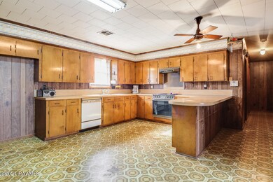 843 S Broadway-6