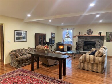 112 Maple Ln, Hawley, PA 18428 - photo 5