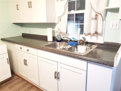 49 Riverview Ave, Pawtucket, RI 02860 - photo 7