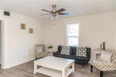 110 E Bell St, Statesville, NC 28677 - photo 3