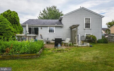 422 Musket Dr, Morrisville, PA 19067 - photo 3