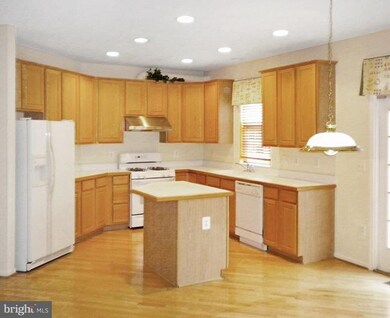 12189 Open Meadow Ln, Bristow, VA 20136 - photo 2