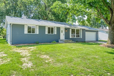 1013 N Martin St, Effingham, IL 62401 - photo 2