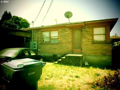 817 W 11th St, the Dalles, OR 97058 - photo 2