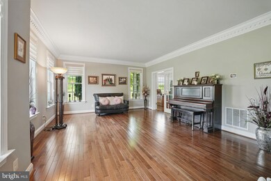 16920 Beaconsfield Way, Purcellville, VA 20132 - photo 5