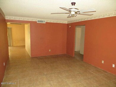 023-353476-LivingArea2