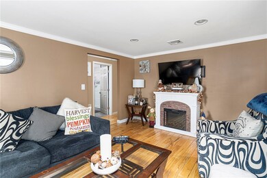 22 Betsey Williams Dr, Warwick, RI 02889 - photo 4