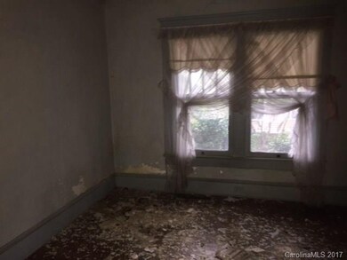 722 E Broad St, Statesville, NC 28677 - photo 5