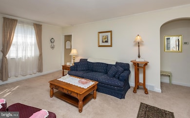 5234 Arrowhead Ln, Drexel Hill, PA 19026 - photo 4