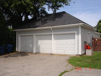 418 N Main St unit 2, Uxbridge, MA 01569 - photo 3