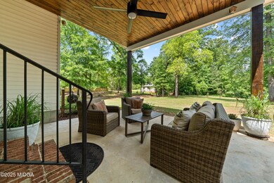 104 Old Oak Dr-07730