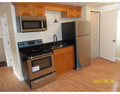 685 Pond St unit 1, Franklin, MA 02038 - photo 3