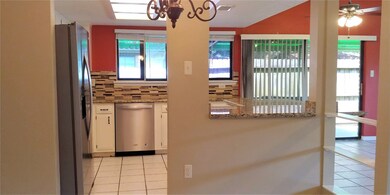 16707 Hibiscus Ln, Friendswood, TX 77546 - photo 3