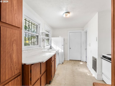 10015 N MacRum Ave, Portland, OR 97203 - photo 6