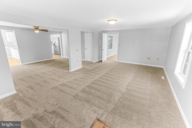 75 Apple Orchard Ct, Berkeley Springs, WV 25411 - photo 6