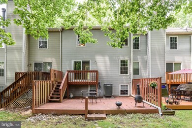 11724 Lone Tree Ct, Columbia, MD 21044 - photo 2