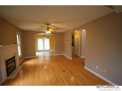 81 Forest Lake Dr, Asheville, NC 28803 - photo 4