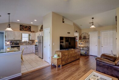 2215 Splitbrook Ct Wilmington-large-009-