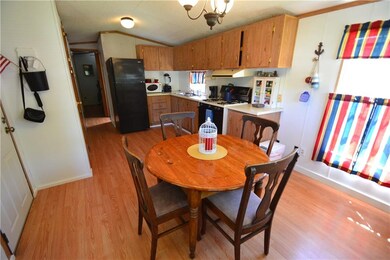 Kitchen appliances stay!