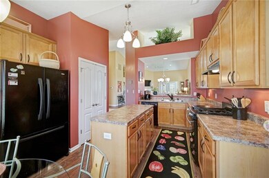 Eat-in kitchen with gas stove and grill!