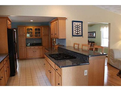 19 Clarendon Ave, Providence, RI 02906 - photo 2