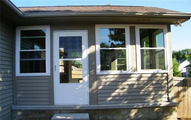 6126 E Meadow Ridge Rd, Columbus, IN 47203 - photo 2