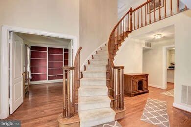 11824 Quince Mill Dr, North Potomac, MD 20878 - photo 2