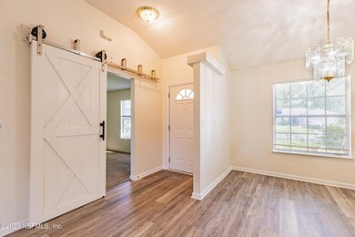 Office/4th BR w/barn doors
