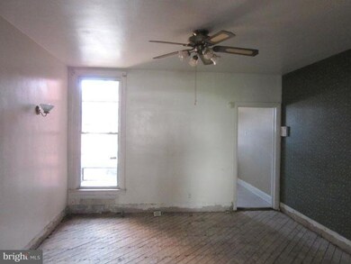 3909 Woodridge Rd, Baltimore, MD 21229 - photo 6