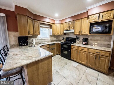 2626 Highland Ave, Broomall, PA 19008 - photo 6