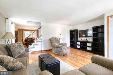 7512 Hillsway Ave, Parkville, MD 21234 - photo 5