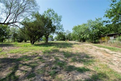 787 Lois Cir, Granbury, TX 76049 - photo 4
