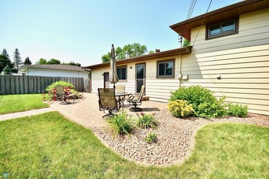 3109 9th St N, Fargo, ND 58102 - photo 2