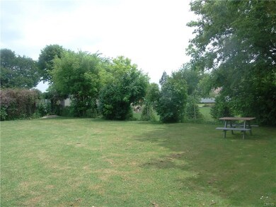 1155 Tilden Ave, Utica, NY 13501 - photo 4