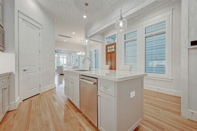 505 W 25th St, Houston, TX 77008 - photo 5