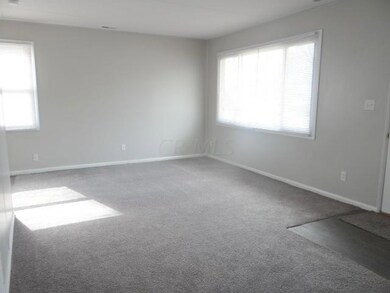 LIVING RM