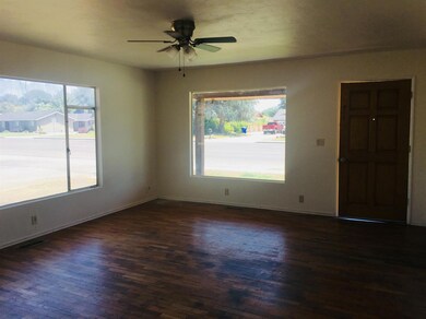 480 W Henderson Ave, Porterville, CA 93257 - photo 2