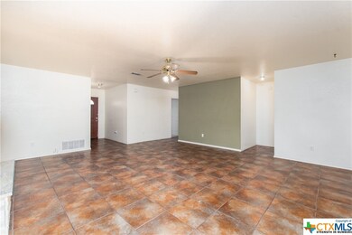 2413 Upland Bend Dr, Temple, TX 76502 - photo 3