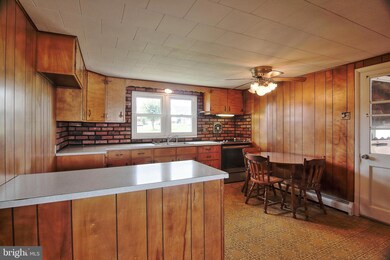 736 E 6th St, Boyertown, PA 19512 - photo 5