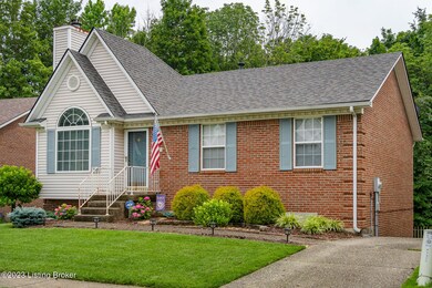 7502 Astrid Way, Louisville, KY 40228 - photo 4