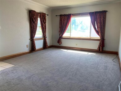 Fresh carpet & paint in the living room