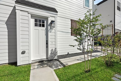 904 Martin St unit E, Houston, TX 77018 - photo 4