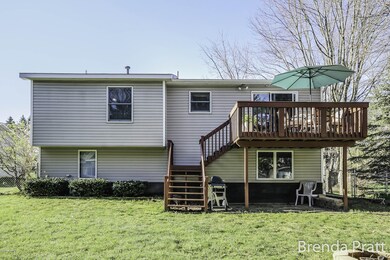 193 E Ash St, Cedar Springs, MI 49319 - photo 5